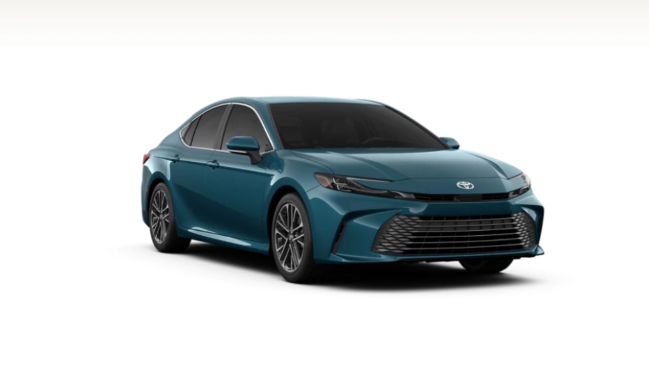2025 Toyota Camry Hybrid